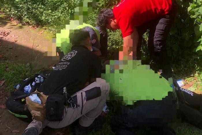 Hallan a mujer herida con arma blanca en Zitácuaro