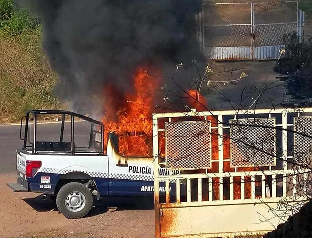 Hallan cadáver en Apatzingán y narcodrón ataca a policías