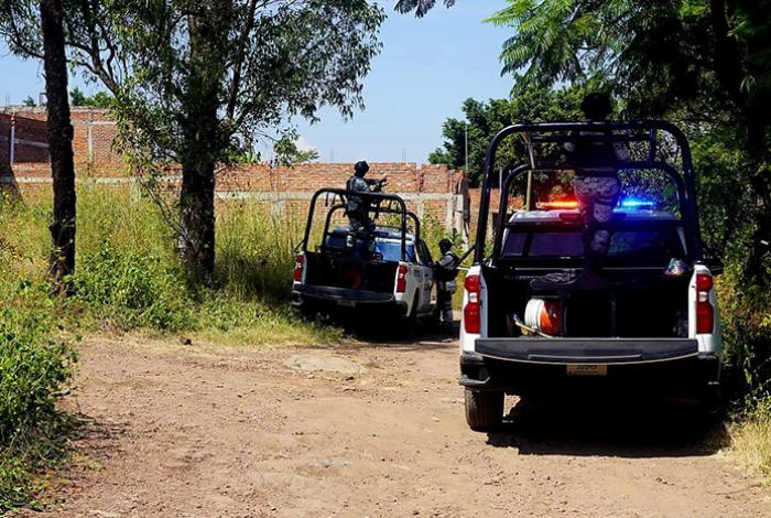 Hallan cuerpo calcinado y semienterrado en Jacona