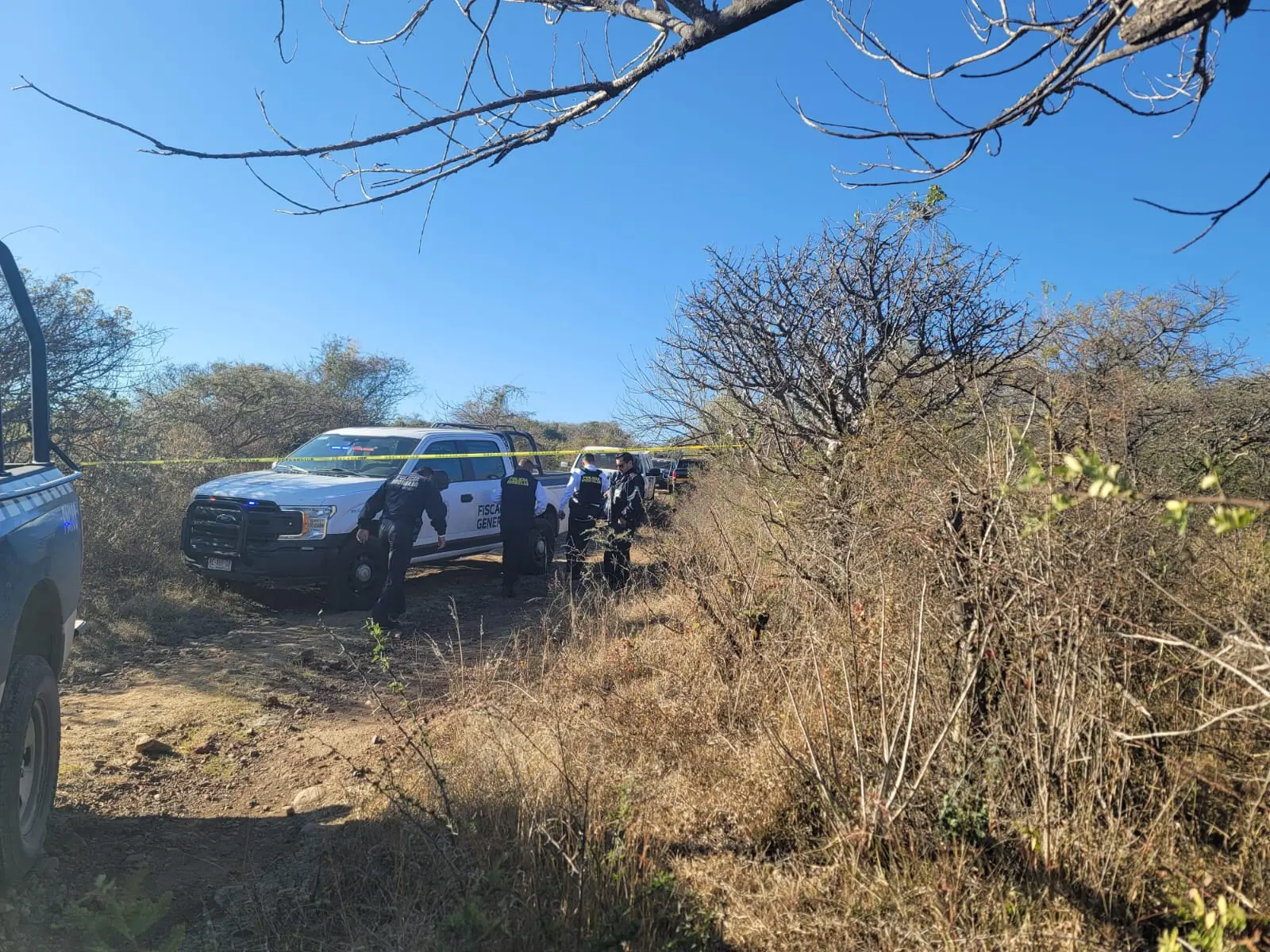 Hallan hombre calcinado junto a vehículo en brecha de Chiquimitío