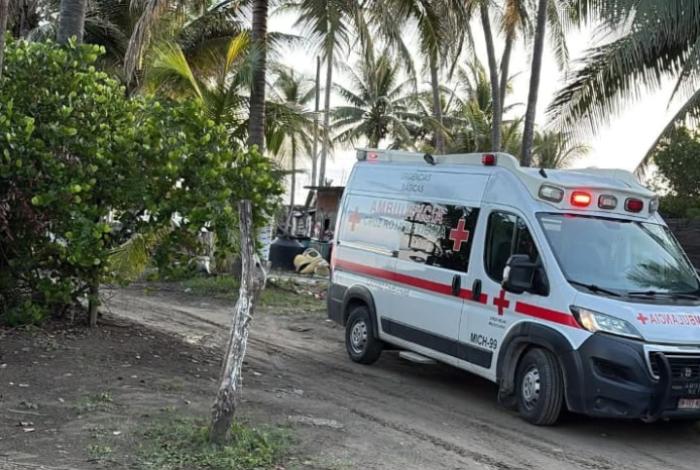 Hallan muerto a un hombre en una choza de Barra de Pichi, en Lázaro Cárdenas