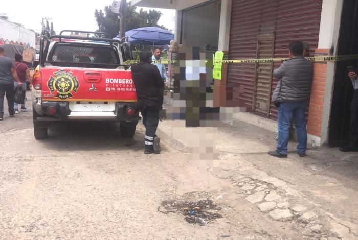 Hallan sin vida a hombre en pleno centro de Zitácuaro