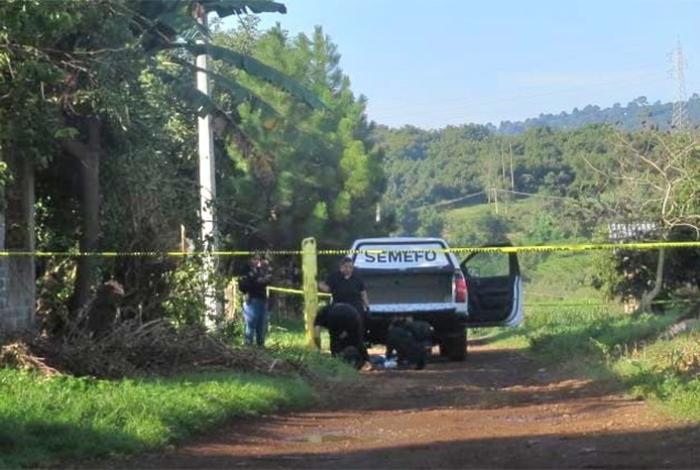 Hallan un hombre ejecutado en la colonia Laguna del Ahogado, en Uruapan