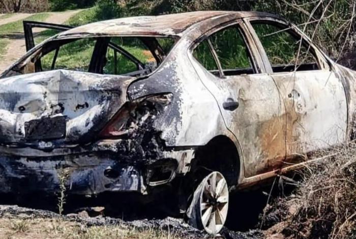 Hallan vehículo incendiado con un cuerpo calcinado en el municipio de Nocupétaro