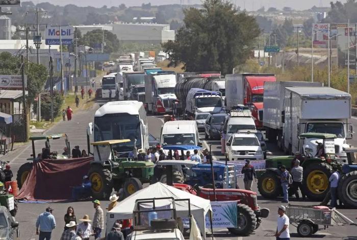Harfuch, primer diálogo con transportistas; reforzarán operativos en carreteras