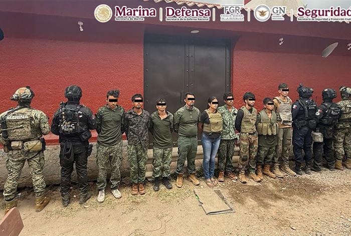 Harfuch reconoce el valor de la Marina en Huizontla: 9 detenidos y 12 abatidos del CJNG, por la tranquilidad de Michoacán