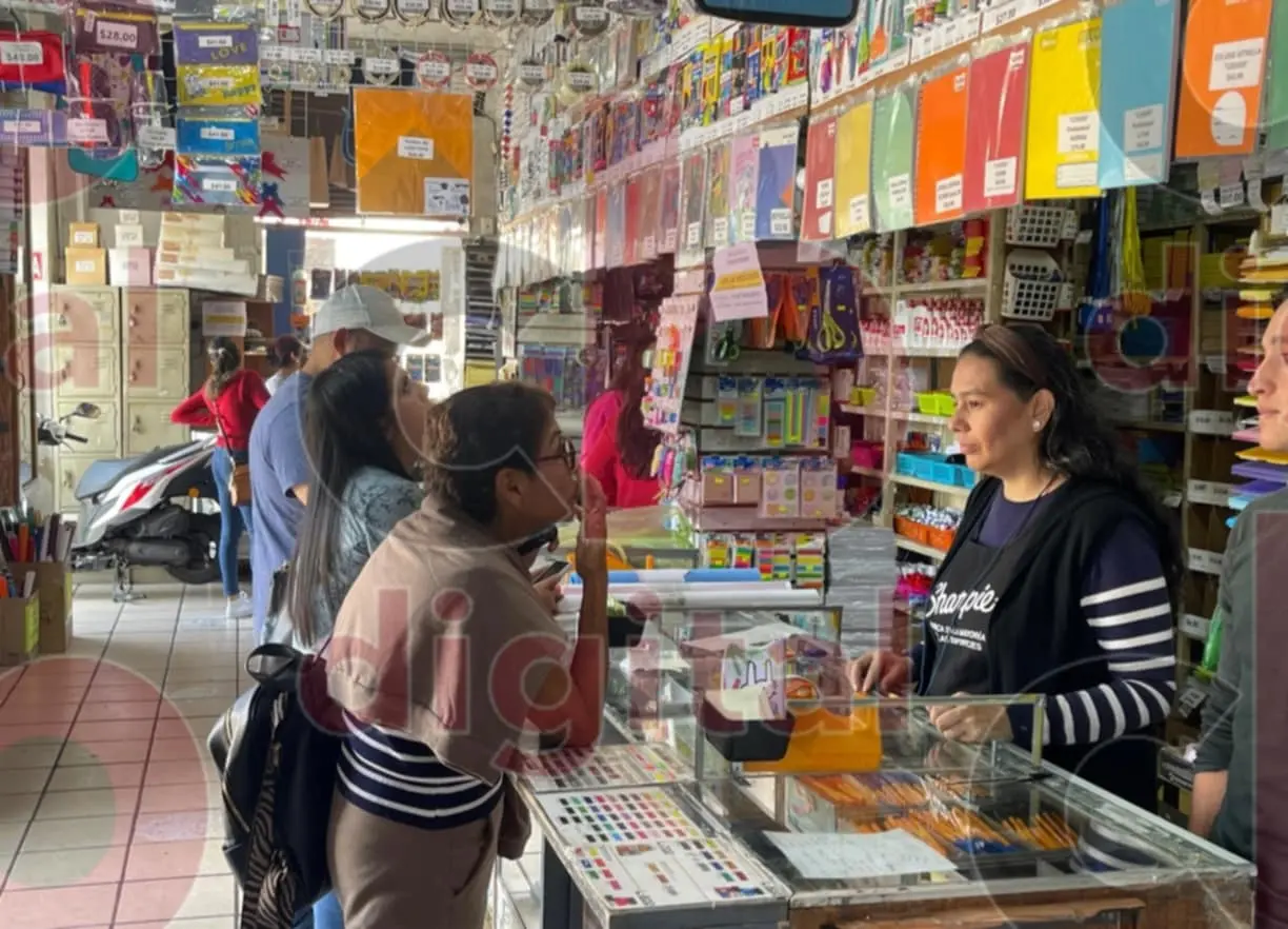 Hasta ocho mil pesos prevén morelianos gastar en útiles escolares e inscripciones