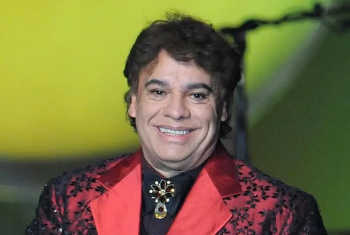 Hijo de Juan Gabriel revela secretos familiares tras documental