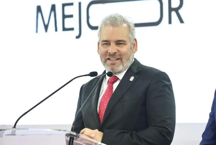 Histórica inversión en becas; Michoacán recibe más de 5 mil 700 mdp para apoyo a estudiantes: Bedolla