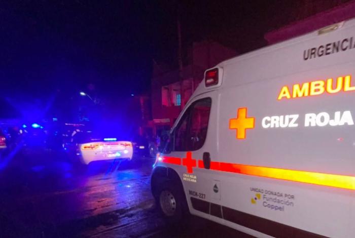 Hombre en aparente estado de ebriedad hiere de un balazo a joven y es detenido, en Morelia