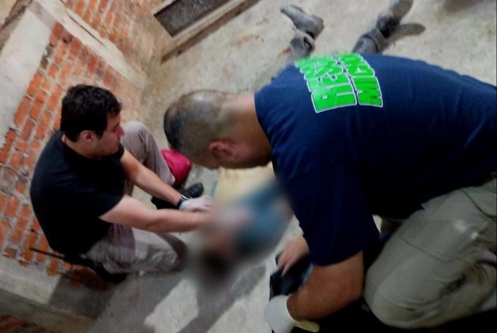 Hombre muere aplastado por tarima, al poniente de Uruapan