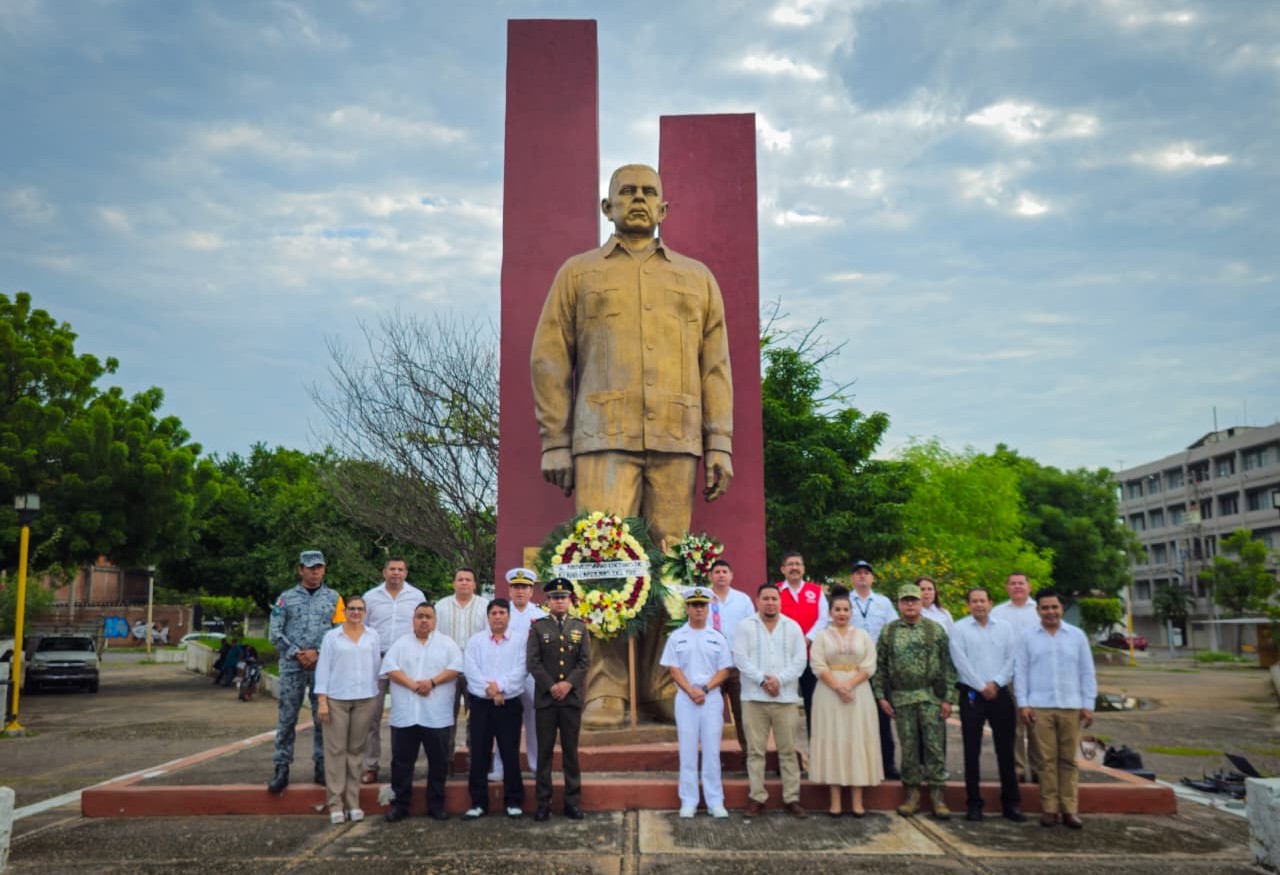 Honores luctuosos al General Lázaro Cárdenas