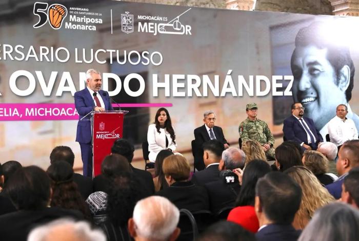 Honra Bedolla memoria de Francisco Xavier Ovando; lucha social dejó sociedad más democrática