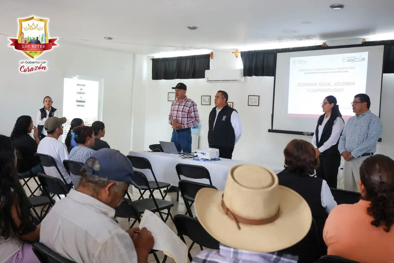 Humberto Jiménez impulsa la economía social y la capacitación ciudadana en Los Reyes