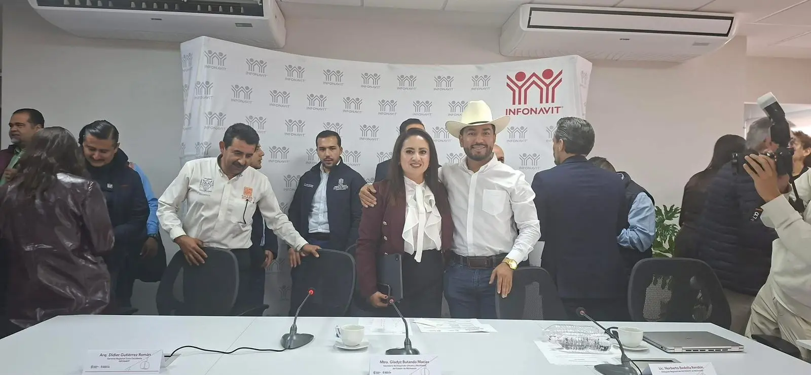 Humberto Jiménez Solís gestiona vivienda para las familias de Los Reyes