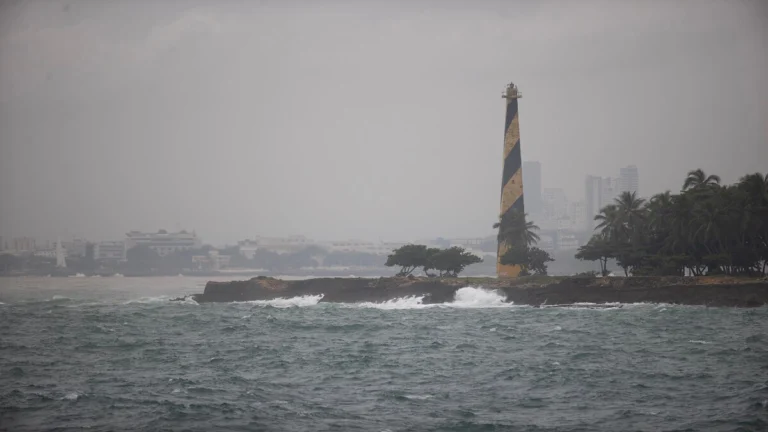 Huracán Melissa alcanza categoría 5 en el Caribe
