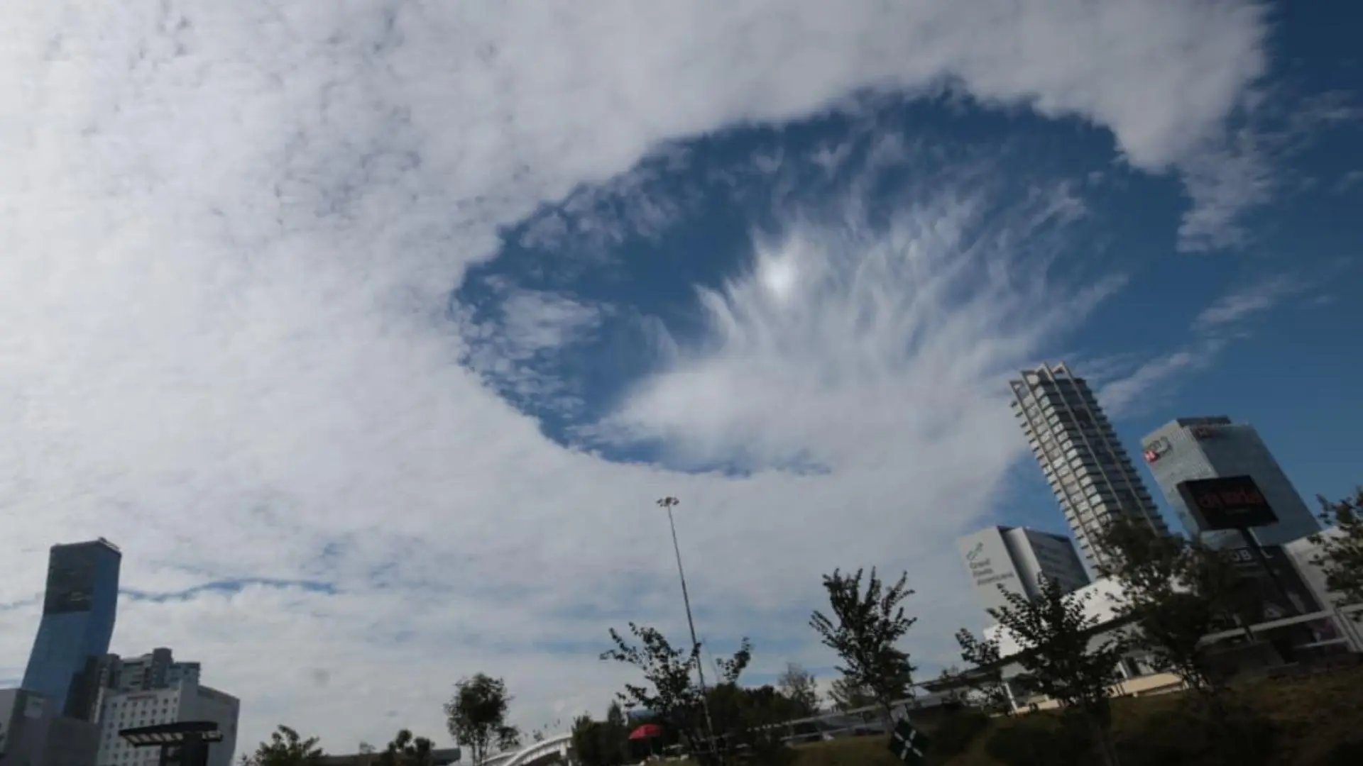 ¡Impresionante! Agujero en el cielo sorprende a los habitantes de Puebla | FOTOS