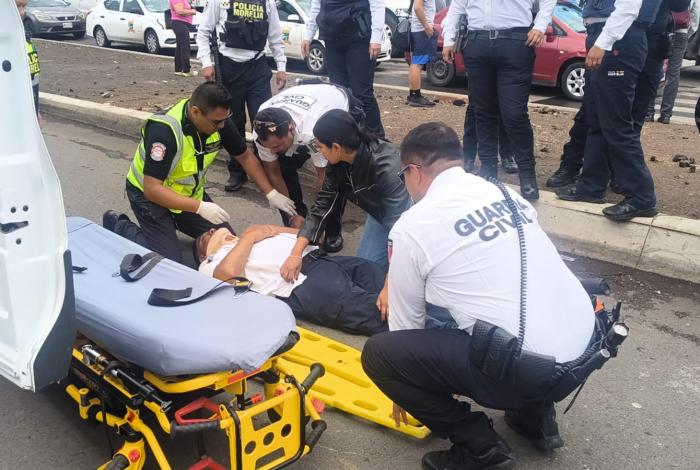 Imprudente motociclista atropella a elemento de Seguridad Vial, en Morelia