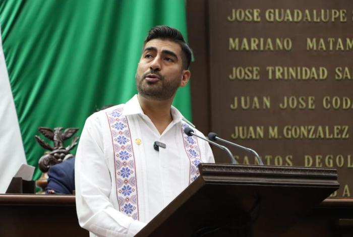  Impulsa Alfonso Chávez reforma para garantizar el derecho de niñas y niños a vivir en familia