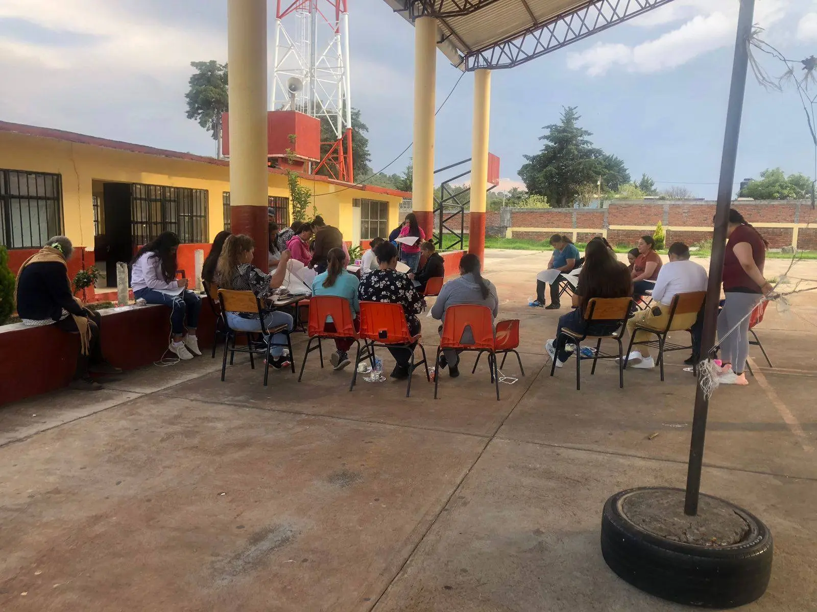 Impulsa Ayuntamiento de Morelos el desarrollo integral de las mujeres a través de clases de manualidades