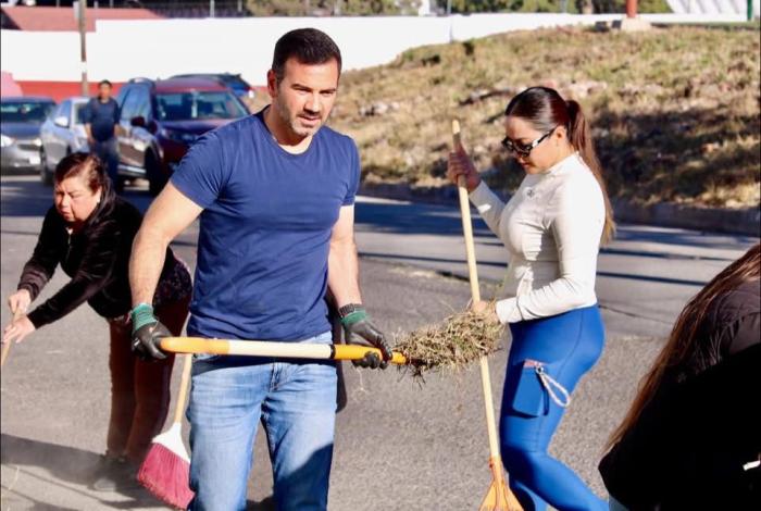 Impulsan Yankel Benítez y vecinos jornada de limpieza en colonia Francisco Xavier Clavijero