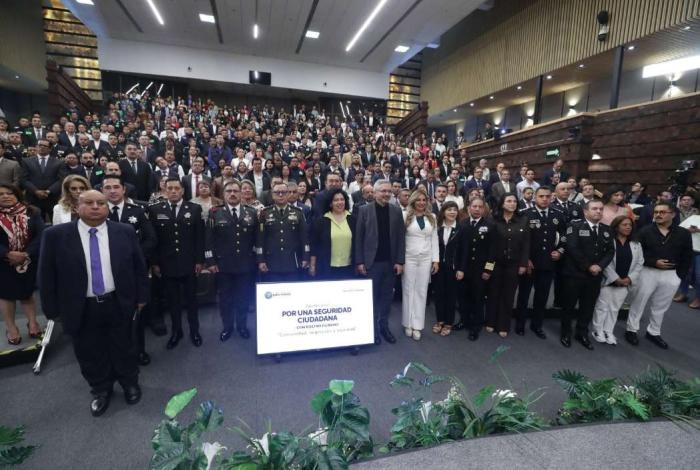 Inauguran foro nacional “Por una seguridad ciudadana con rostro humano: Comunidad, Migración y Equidad”, en la Cámara de Diputados