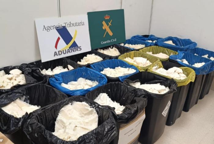 Incautan en Madrid 625 kilos de metanfetamina procedente de México, camuflada en botes de aceite de coco