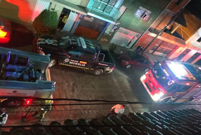 Incendio de vivienda moviliza a bomberos en Morelia