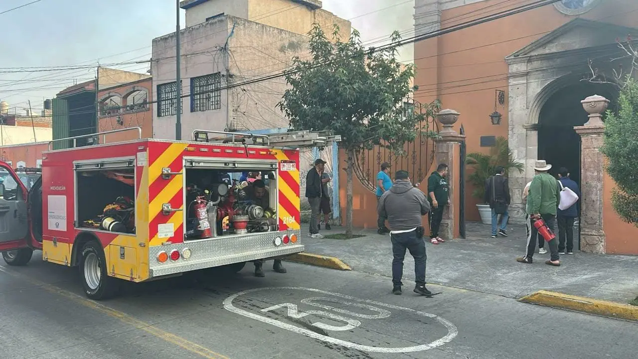 Incendio en templo de la Sagrada Familia en Morelia