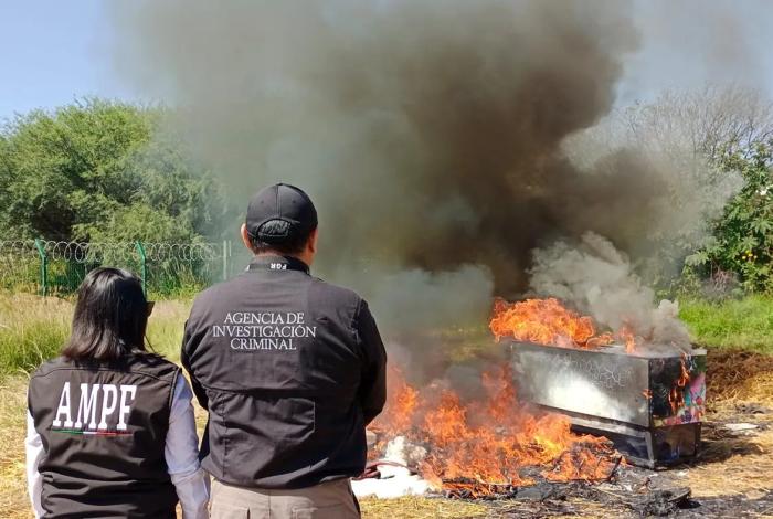 Incinera la FGR más de 900 kilogramos de droga y destruye embarcaciones aseguradas