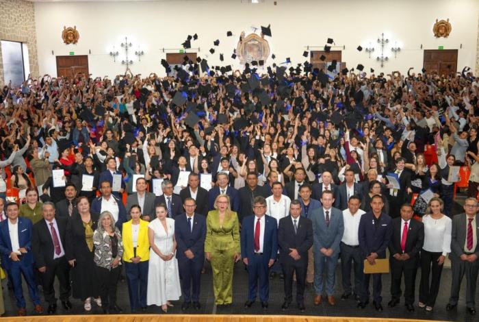 Inédito, Bachillerato Nicolaita alcanza cupo lleno en gestión de Yarabí Ávila