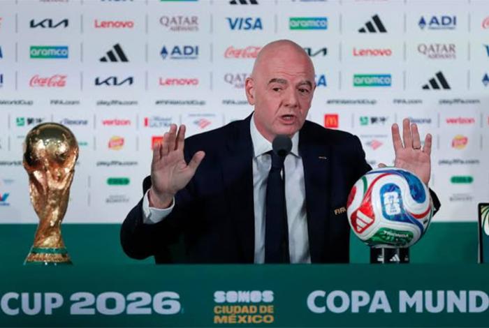Infantino respira con el apoyo de Argentina, México y la CAF