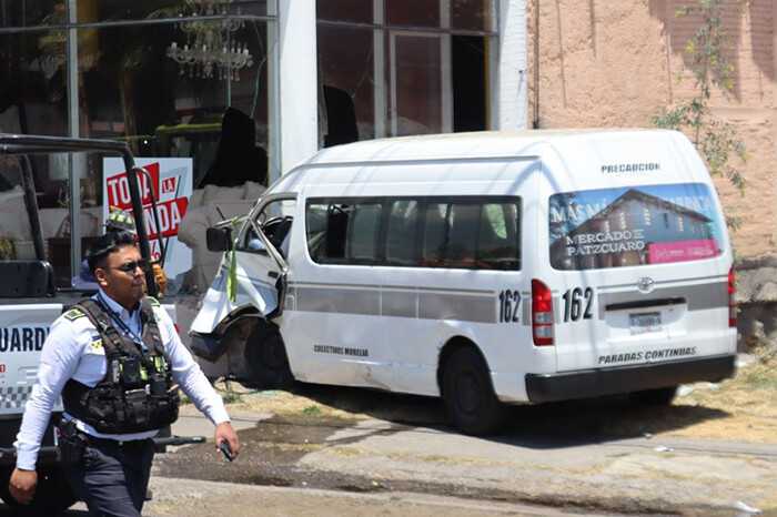 Infarto al miocardio, la causa del deceso del chofer de la combi accidentada en el Libramiento de Morelia