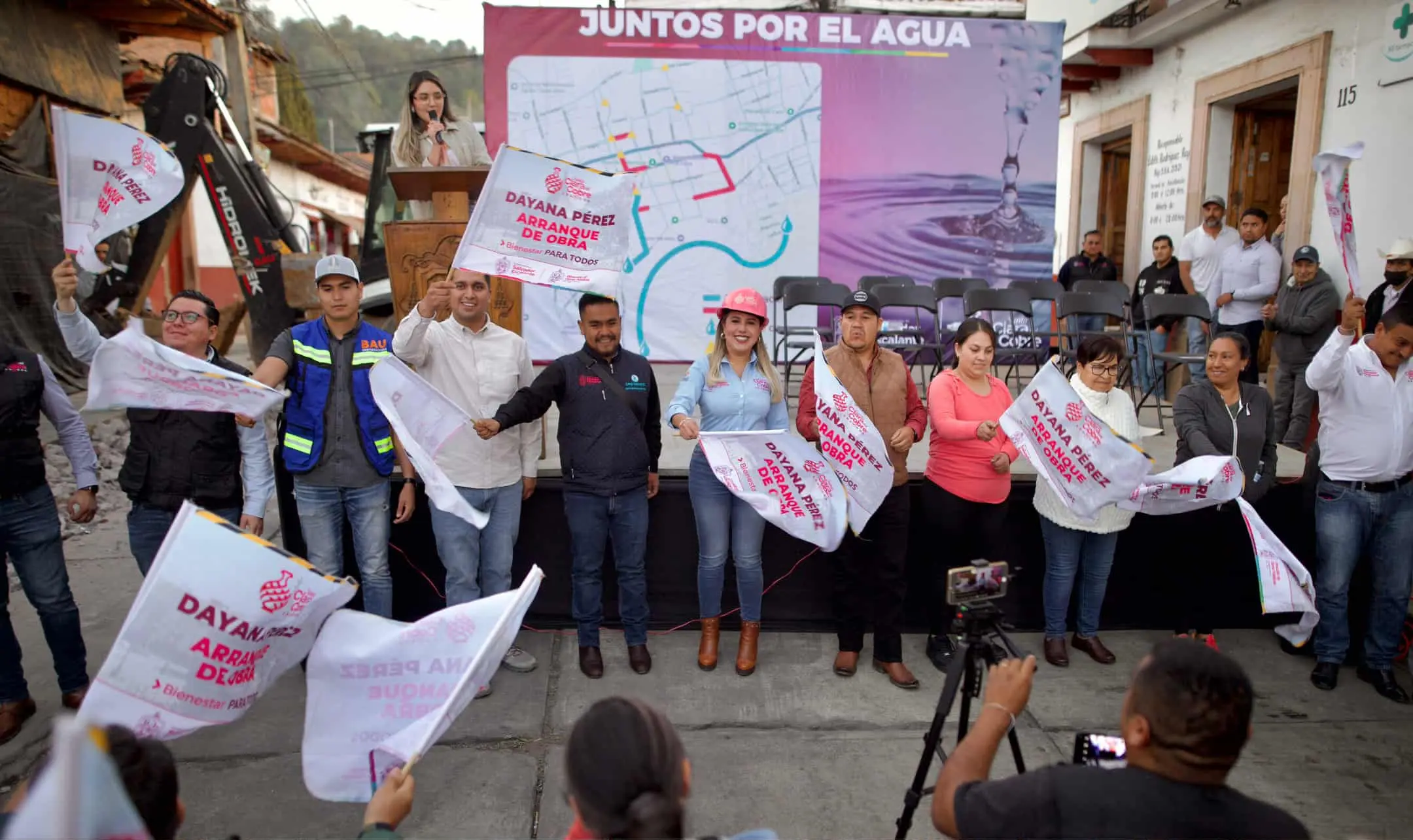 Inicia Dayana Pérez Mendoza la rehabilitación de la red de agua potable en Santa Clara del Cobre