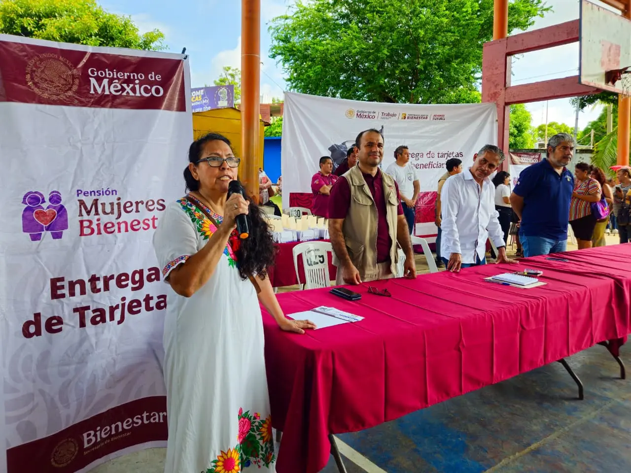 Inicia Entrega de Tarjetas “Mujeres Bienestar” en LZC