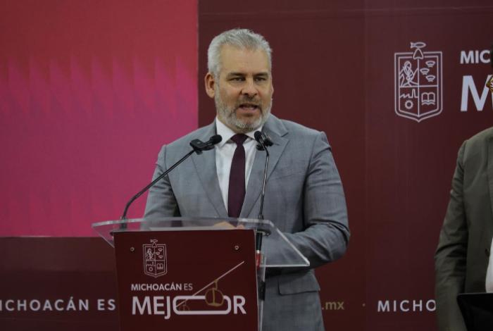 Inicia entrega gratuita de tarjetas para el teleférico de Uruapan: Bedolla