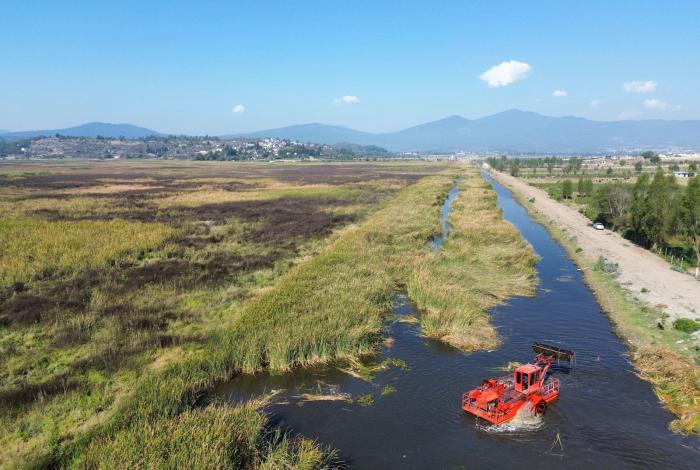Inicia rehabilitación del canal de Jarácuaro en el lago de Pátzcuaro