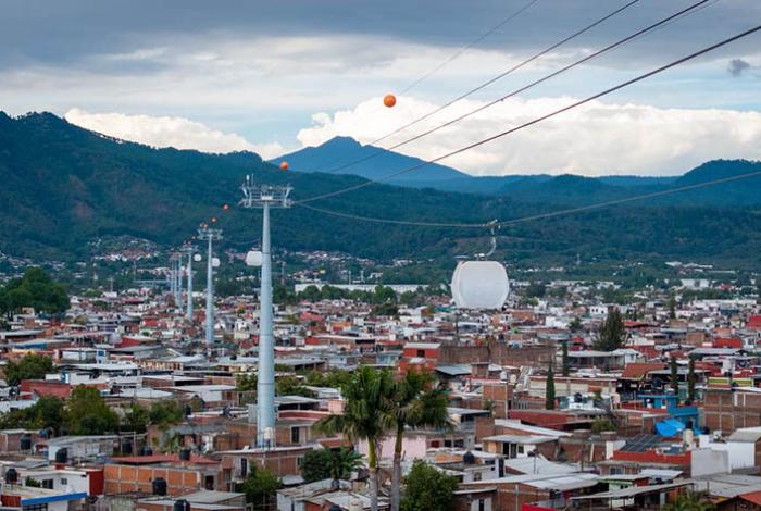 Inician pruebas del teleférico con 40 cabinas sobrevolando Uruapan: Gladyz Butanda