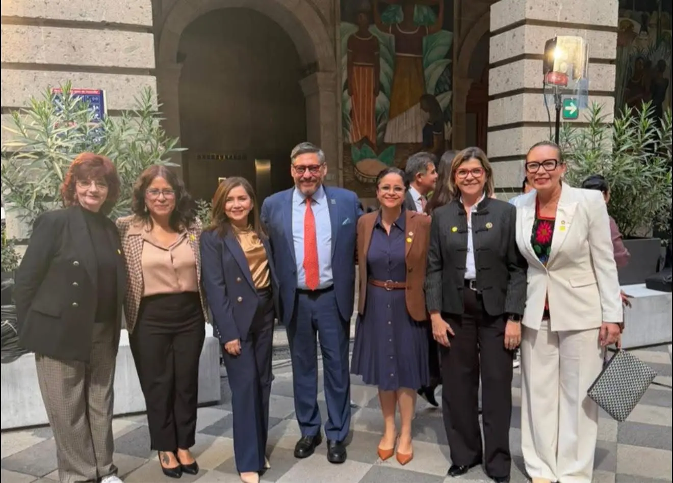 Instituciones de Educación Superior y Gobierno de México hacen sinergia en favor de la educación; Yarabí Ávila asiste a Reunión Nacional