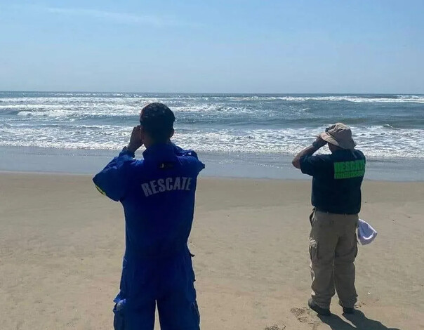 Intensa búsqueda de joven estudiante desaparecido en aguas de Lázaro Cárdenas