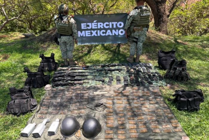 Intensifica Defensa operativos en Michoacán; reportan aseguramiento de 106 explosivos, armamento y miles de cartuchos