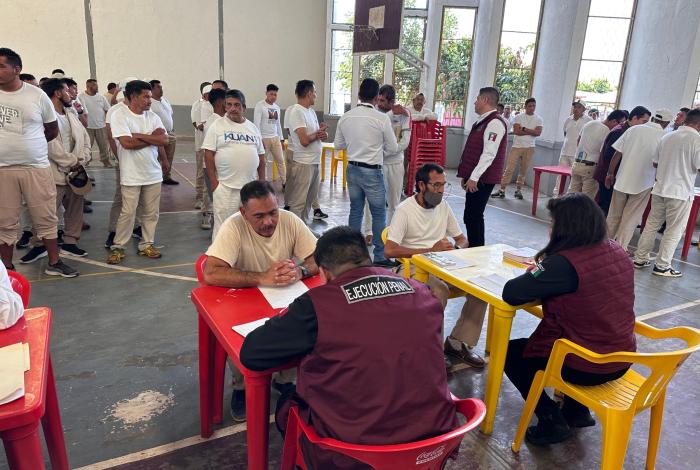 Internos del penal de Uruapan recibieron asesoría jurídica gratuita