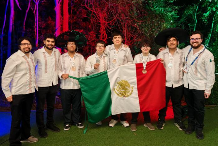 Investigador posdoctoral de la UNAM Morelia busca inspirar a jóvenes para dedicarse a las matemáticas
