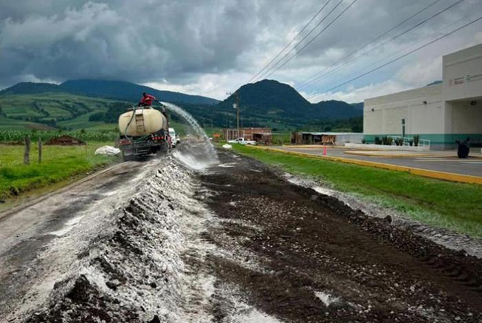 Invierte Gobierno de Michoacán 13.6 mdp en la vía Arantepacua-Turícuaro; obra registra 50% de avance
