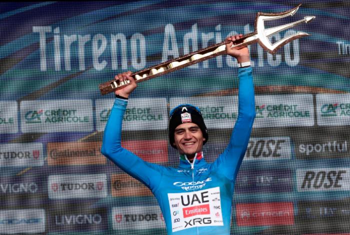 Isaac Del Toro conquista la Tirreno Adriático: por primera vez un mexicano posee un 'Tridente'