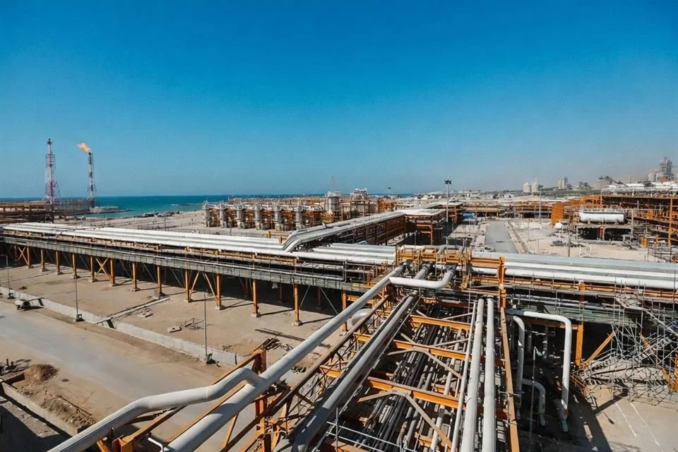 Israel realiza ataque en el mayor complejo petroquímico de Irán