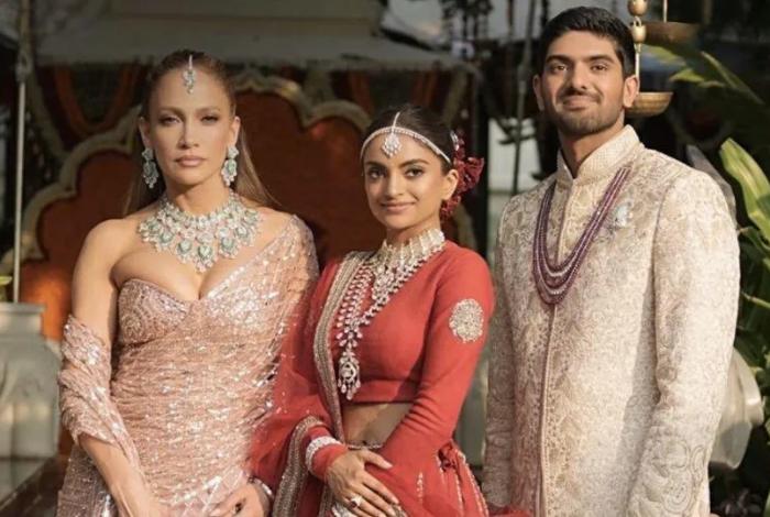 Jennifer Lopez deslumbra en boda de lujo en India