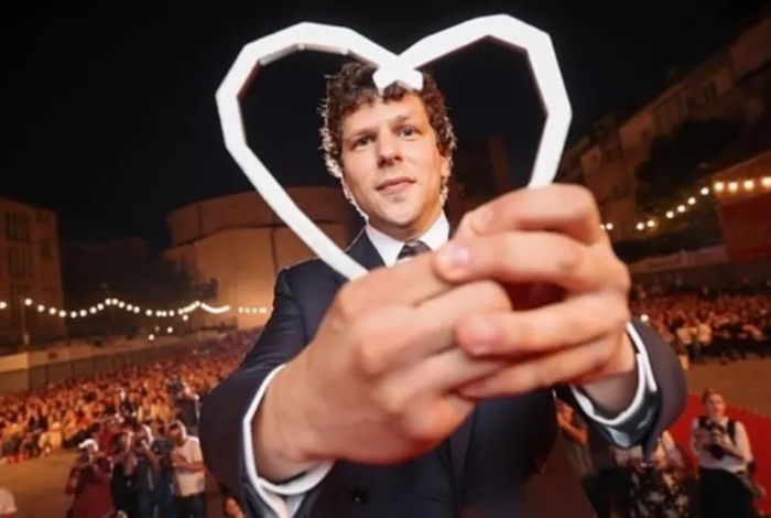 Jesse Eisenberg dona un riñón a un desconocido