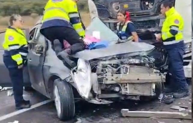 Jornada de accidentes y hallazgos deja muertos y heridos en Michoacán