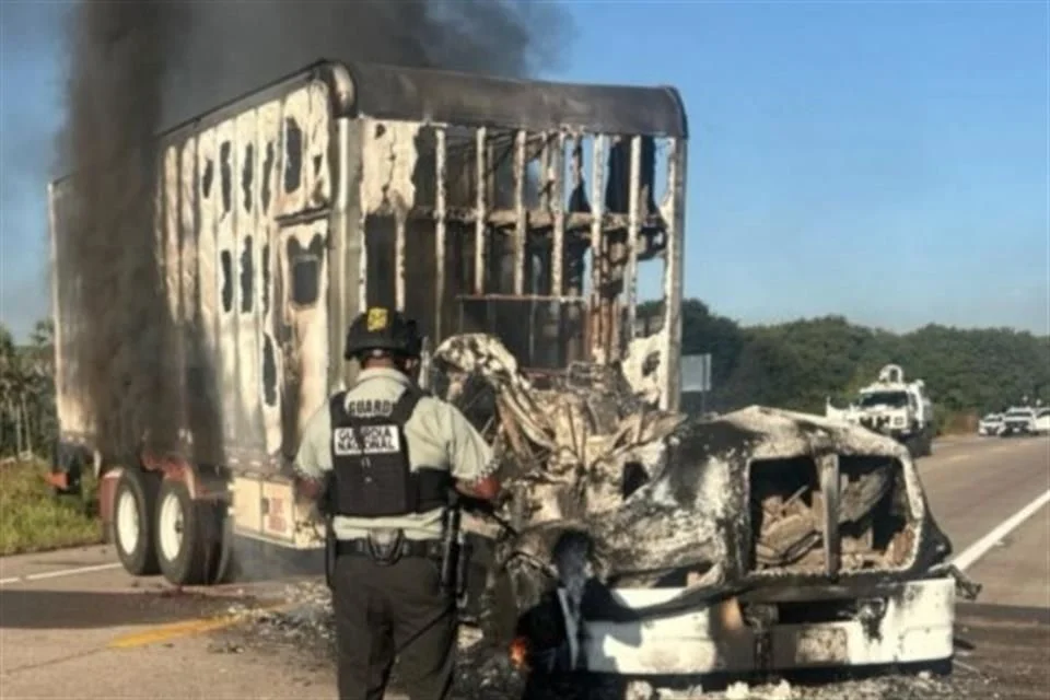 Jornada violenta en Sinaloa, deja muertos y bloqueos carreteros